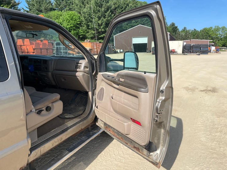 2004-ford-f350-image-40