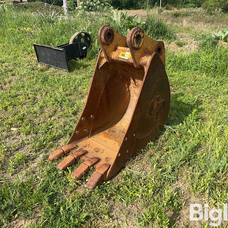 C&P DEF 24” Excavator Bucket