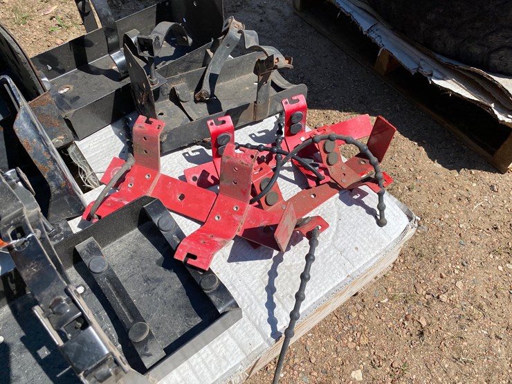 #7428-•-pallet-of-various-fire-extinguisher-bracket-mount-(antigo,-wi)-image-5