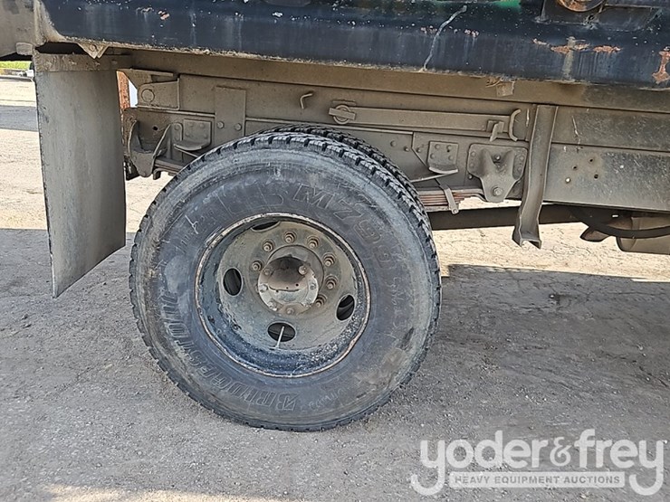 2000-chevrolet-c7500-image-7