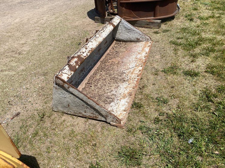 #7077-•-72"-skid-steer-bucket-(deerbrook,-wi)-image-5