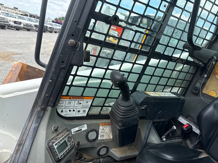 2020-bobcat-t770-image-11