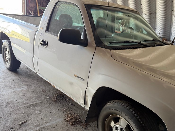 2002-chevy-1/2-ton-long-box-2wd-pickup,-6-cyl-gas,-automatic-transmission-image-5