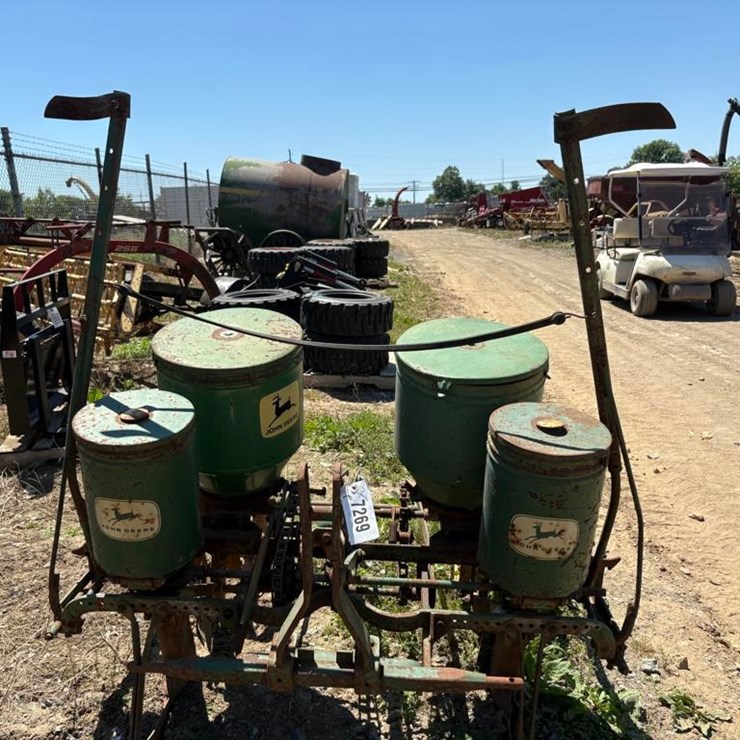 JOHN DEERE 246