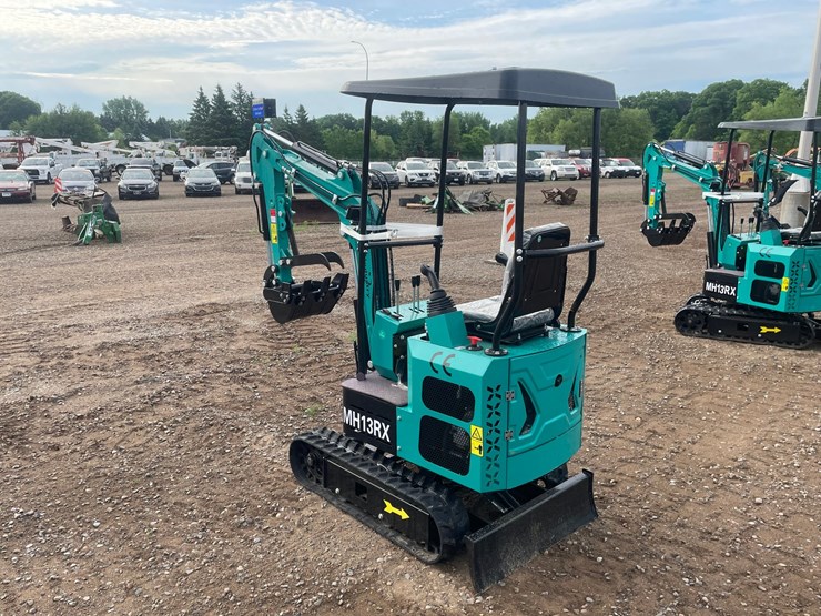 #2022-•-2026-cfg-mh13rx-mini-excavator-image-2