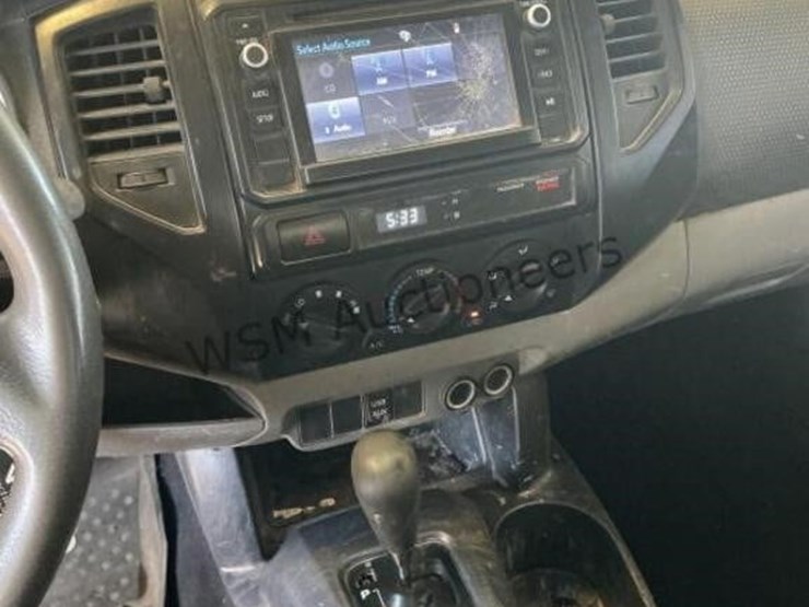 2014-toyota-tacoma-image-22
