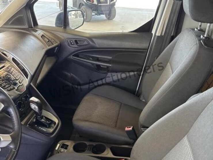 2015-ford-transit-connect-image-23