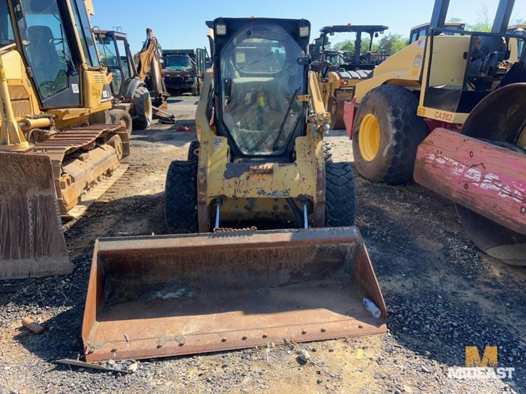 2011-caterpillar-262c-image-2