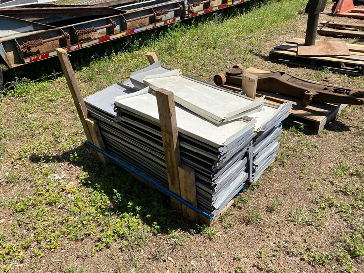 #7435-•-(2)-pallets-of-shelving-(antigo,-wi)-image-3
