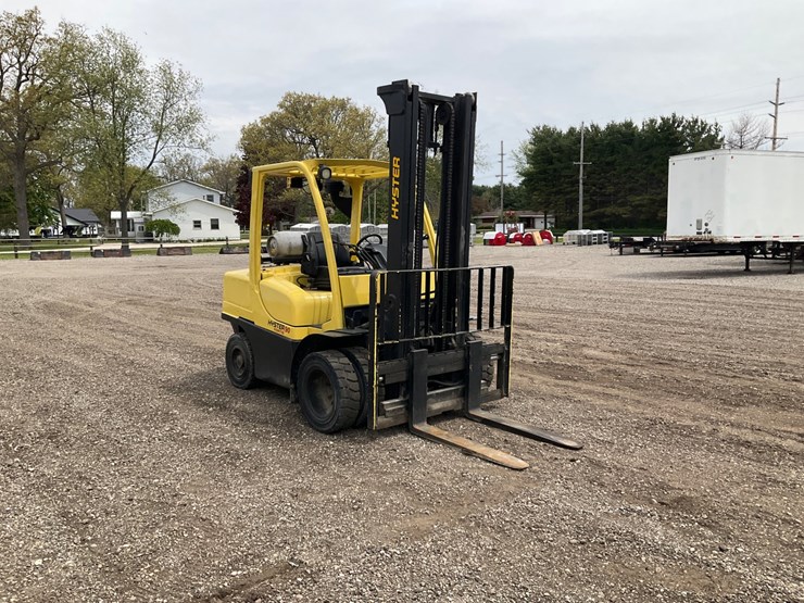 #1379-•-2010-hyster-90-fortis-forklift-image-4