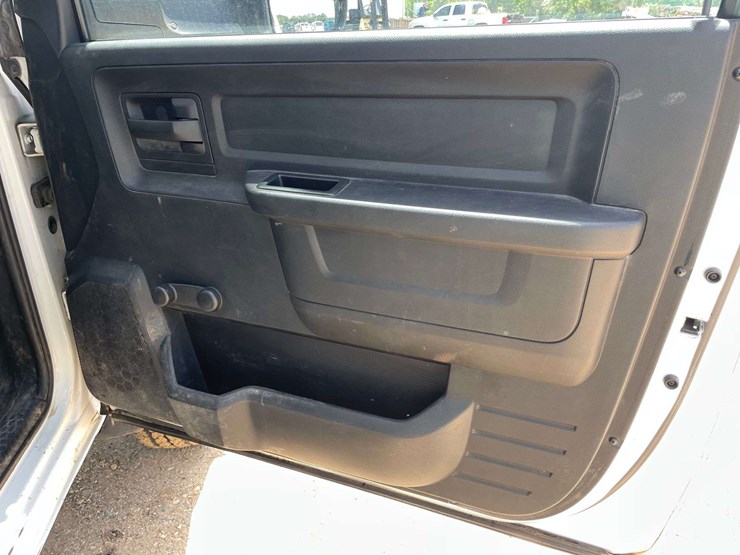 2014-dodge-ram-5500-image-17