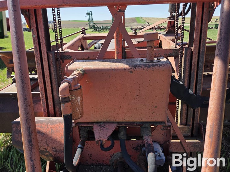 hesston-600-image-9