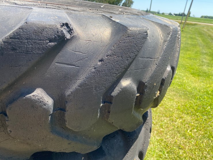 #7066-•-(4)-14.00-20-equipment-tires-on-rims-(deerbrook,-wi)-image-9