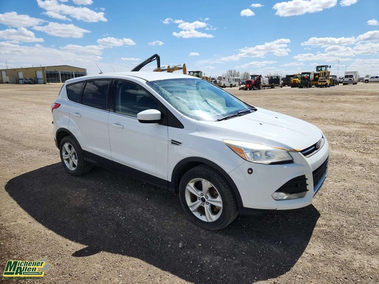 2016-ford-escape-se-image-2