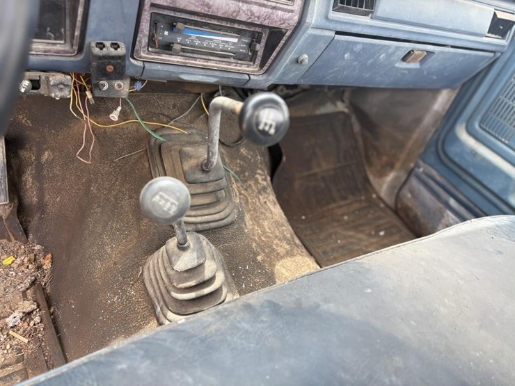 l3--1985-ford-pick-up-image-15