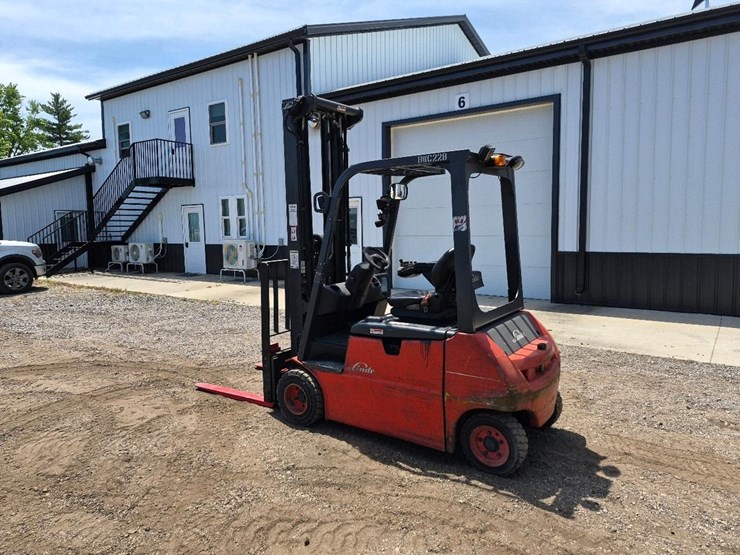 2019-linde-e20-image-3