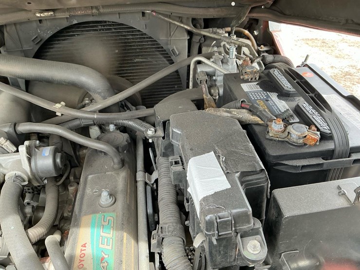 2010-toyota-8fgcu15-image-17