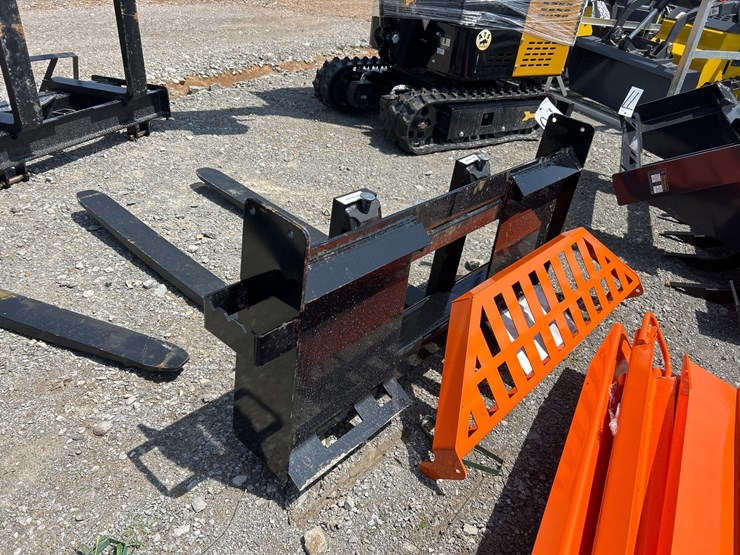 #82-•-skid-steer-pallet-forks-(stock-photo)-image-2