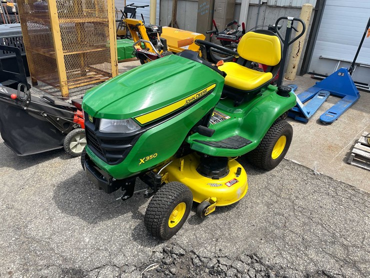 2021-john-deere-x350-image-1