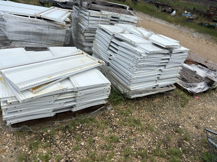 l4---metal-isle-shelving-image-2