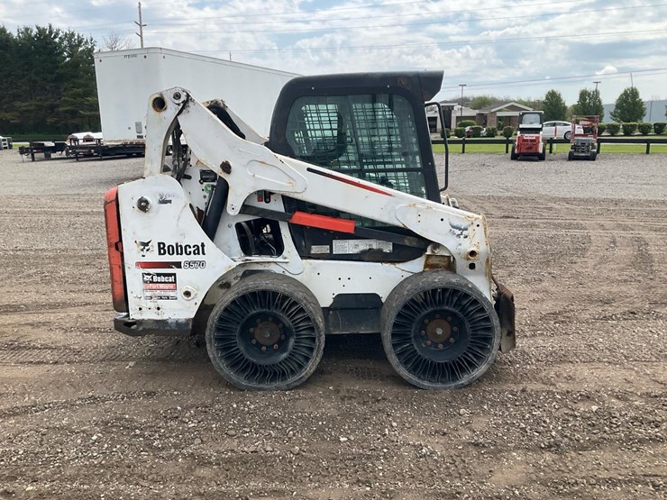 2014-bobcat-s570-image-4