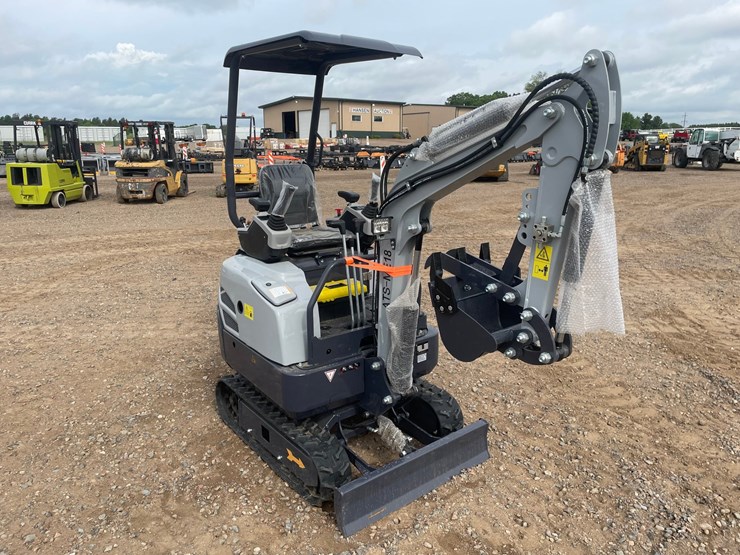 #2028-•-unused-2026-rt15r-ats-mini-excavator-image-4