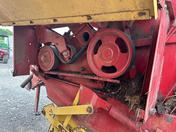 new-holland-848-image-10