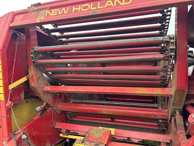 new-holland-848-image-9