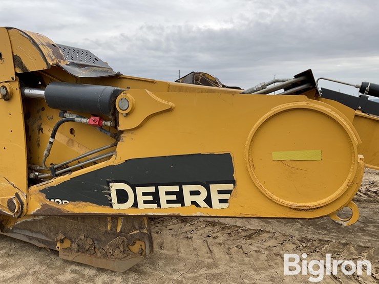 2020-deere-2412e-image-20