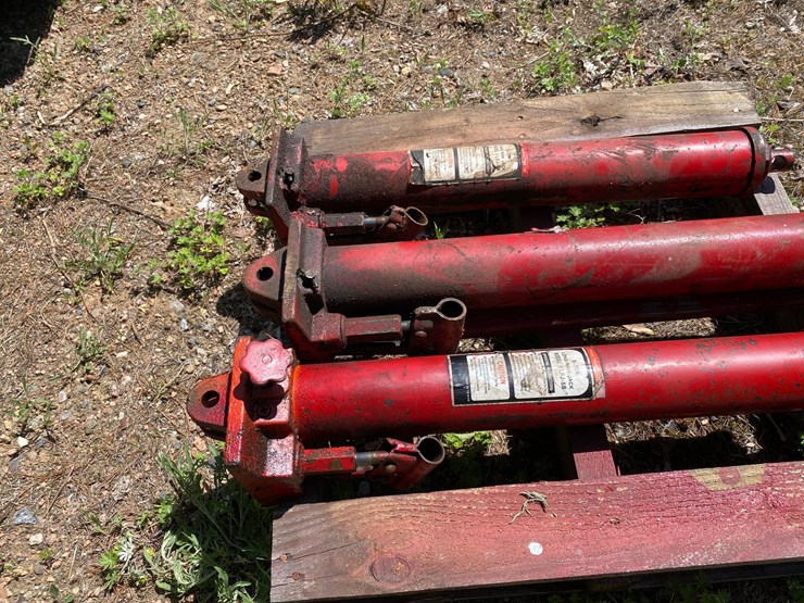 #7434-•-(3)-hydraulic-long-ram-jacks-(antigo,-wi)-image-9