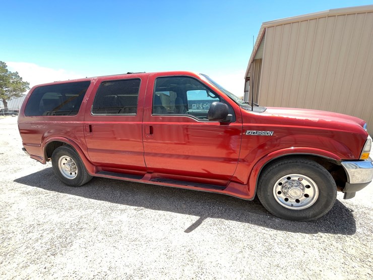 2002-ford-excursion-image-4