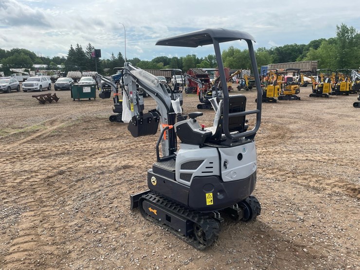 #2028-•-unused-2026-rt15r-ats-mini-excavator-image-2