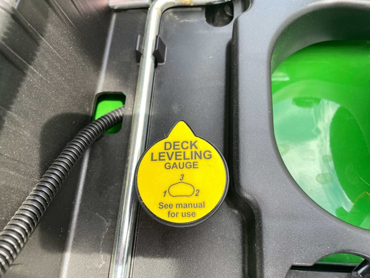 2021-john-deere-x350-image-19