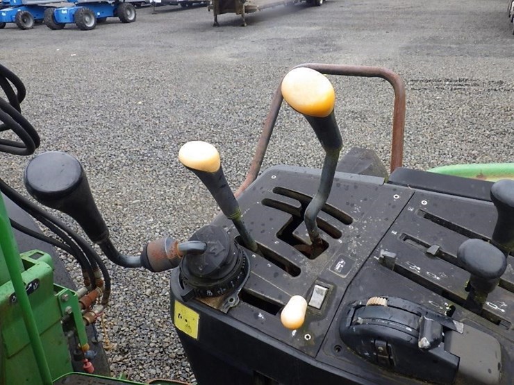 john-deere-210-image-39