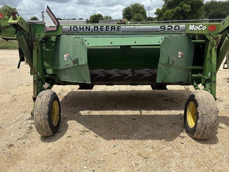 john-deere-920-image-2