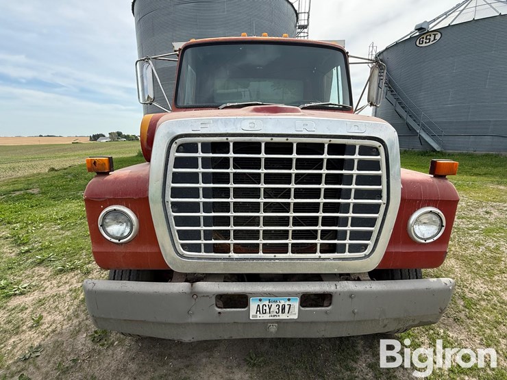1983-ford-ln8000-image-2