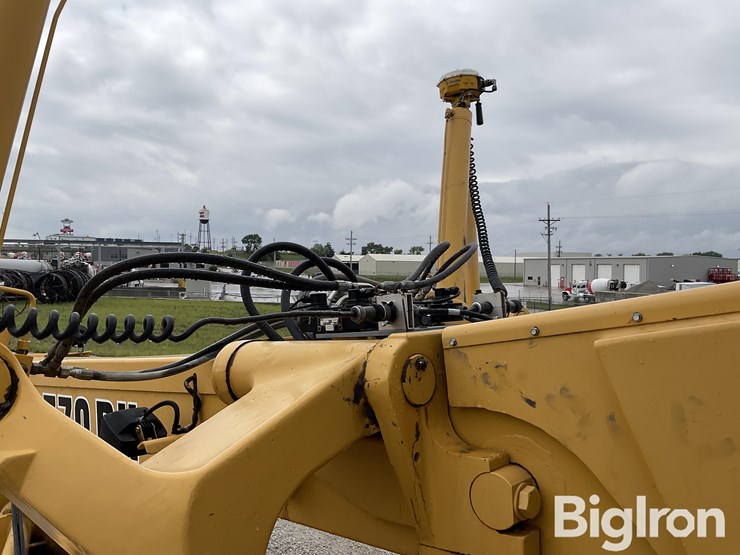 1999-deere-770bh-image-13