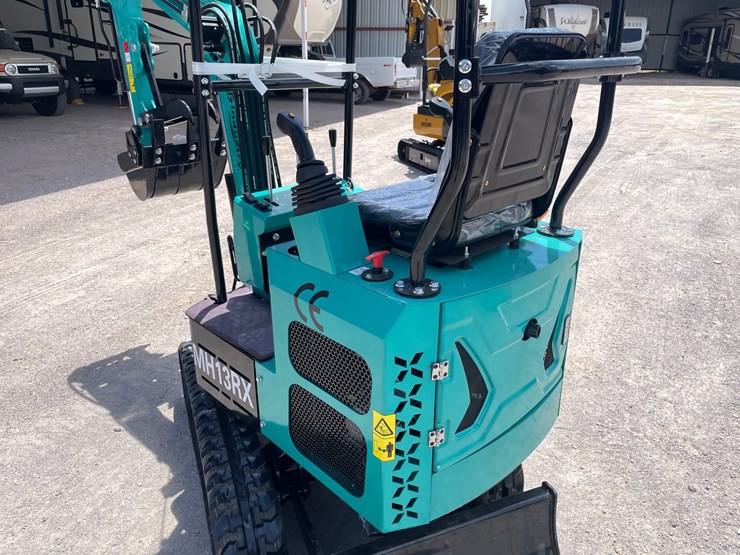#2653-•-unused-cfg-mini-excavator-image-37