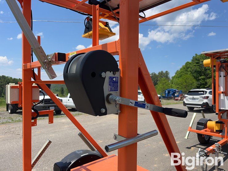 2023-wanco-traffic-control-trailered-caution-sign-image-10