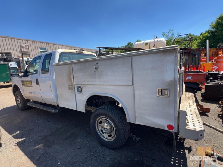 2011-ford-f350-image-2