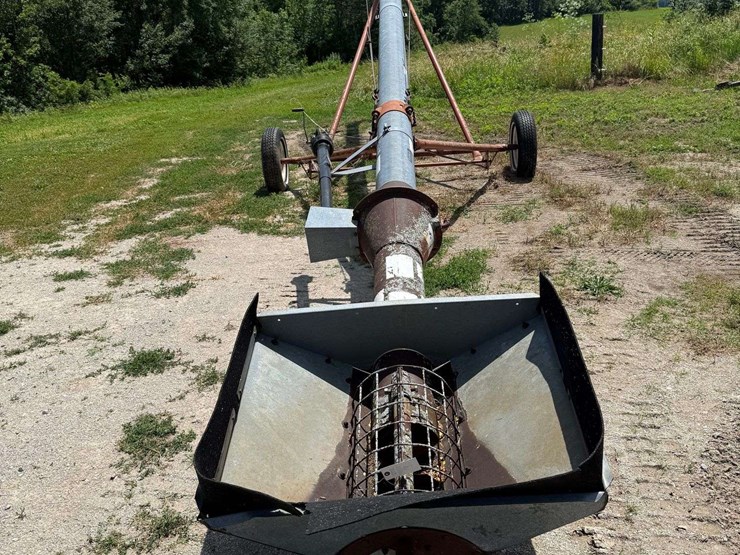 mayrath-truck-auger-8"x31'-extended-hitch-(used-10-years-ago-worked-good)-image-1