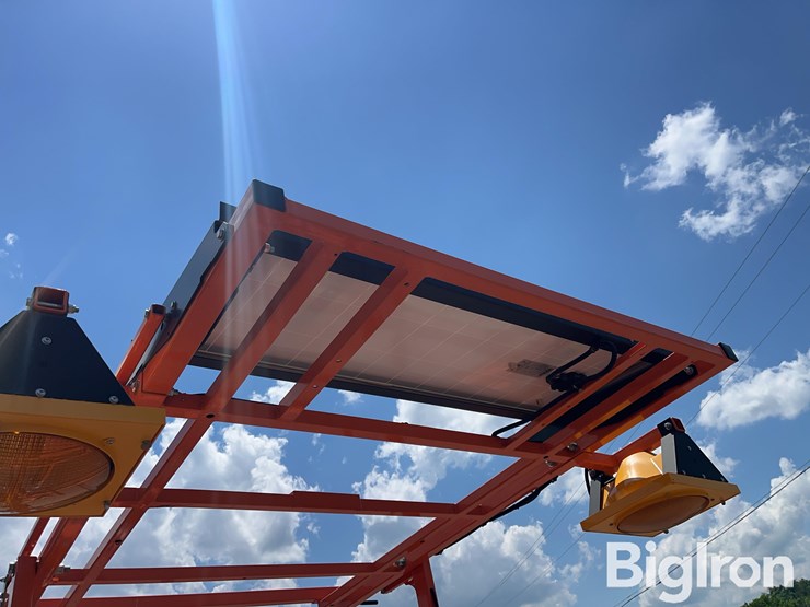 2023-wanco-traffic-control-trailered-caution-sign-image-18