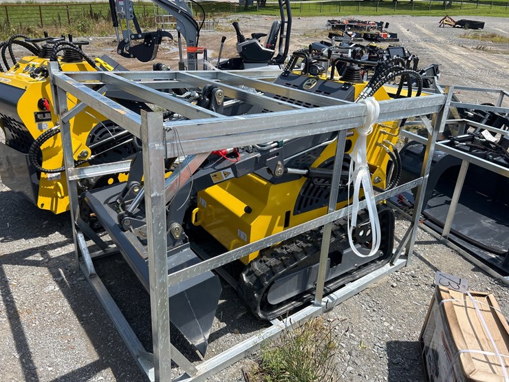 #72-•-2026-ats-t460-mini-skid-steer-image-3