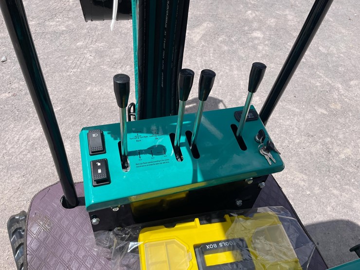#2652-•-unused-cfg-mini-excavator-image-15