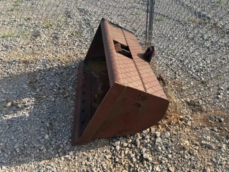 wr-5ft-bucket-off-jd.-excavator-image-2