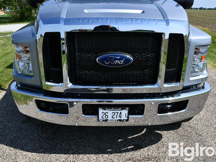 2025-ford-f750-image-9
