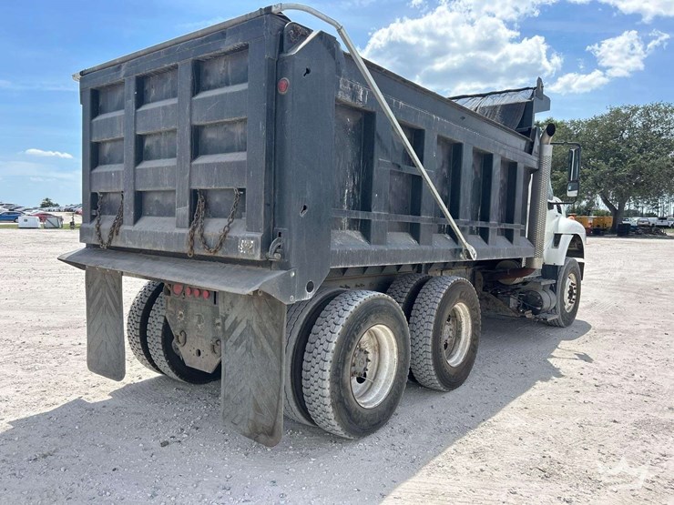2013-international-workstar-7600-image-3