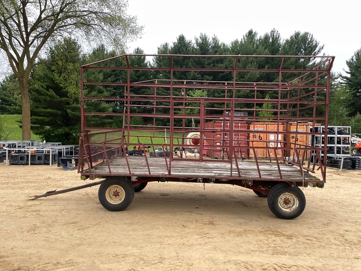 #2005-•-16'-hay-wagon-image-8