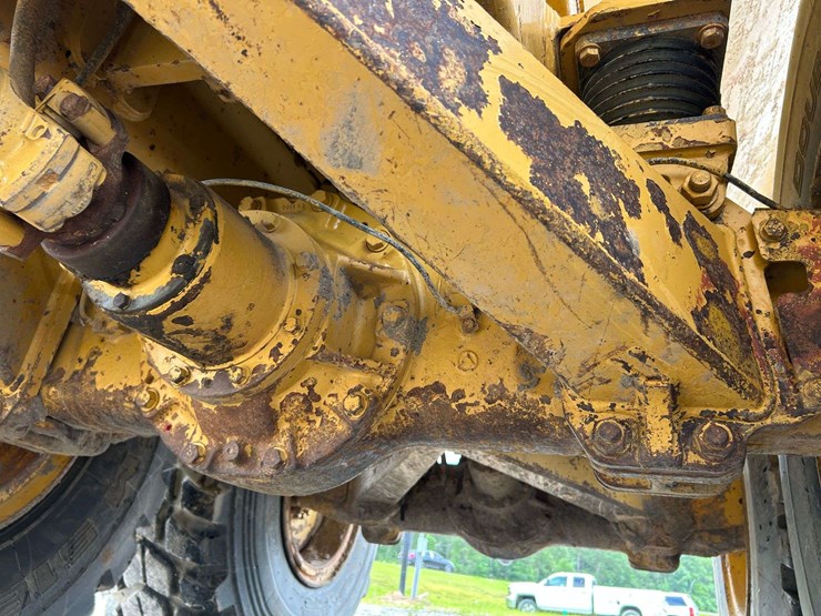 caterpillar-d250e-image-33