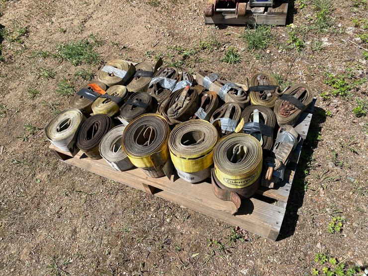 #7432-•-pallet-of-2"-ratchets-and-4"-straps-(antigo,-wi)-image-1
